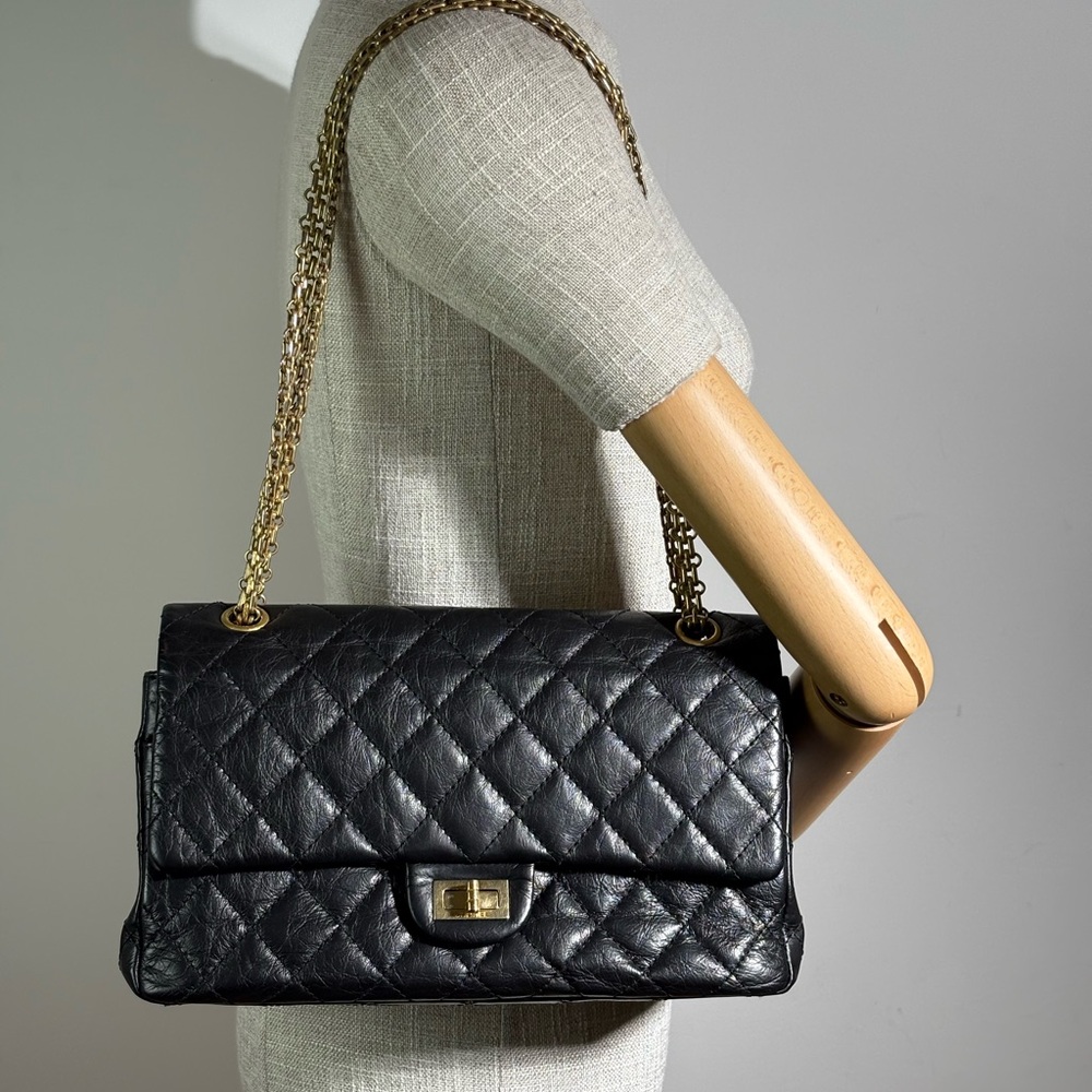 CHANEL Black Aged Calfskin Reissue 2.55 226 Flap Bag GHW - Picture 17 of 17